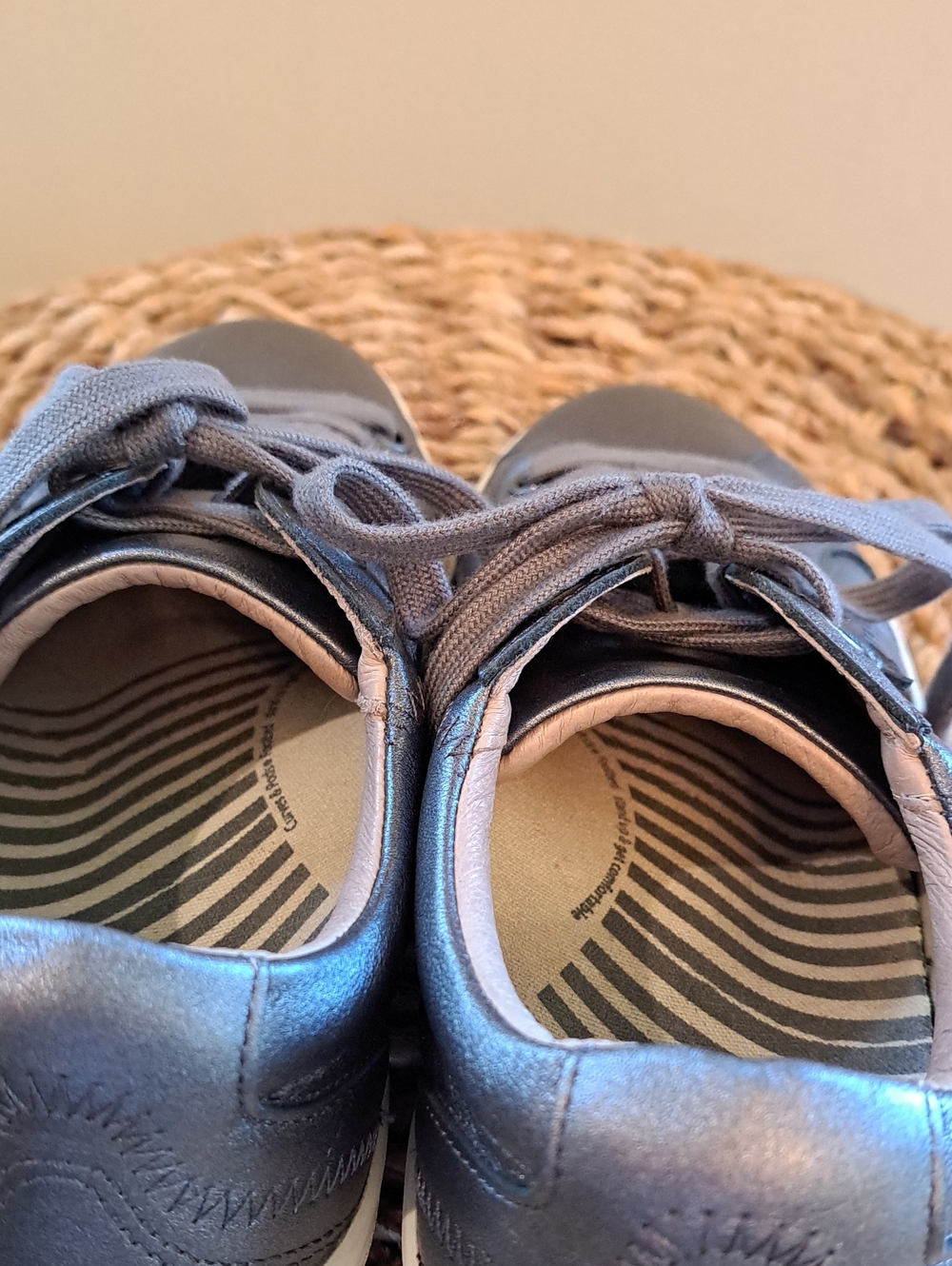 Taos Womens Plim Soul Lux  Metallic Pewter Grey Leather Athleisure Sneakers 7.5 - Picture 9 of 9
